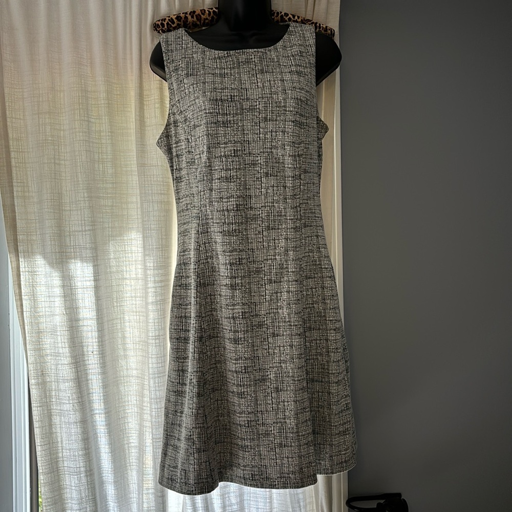 Tahari Gray Dress Size 6